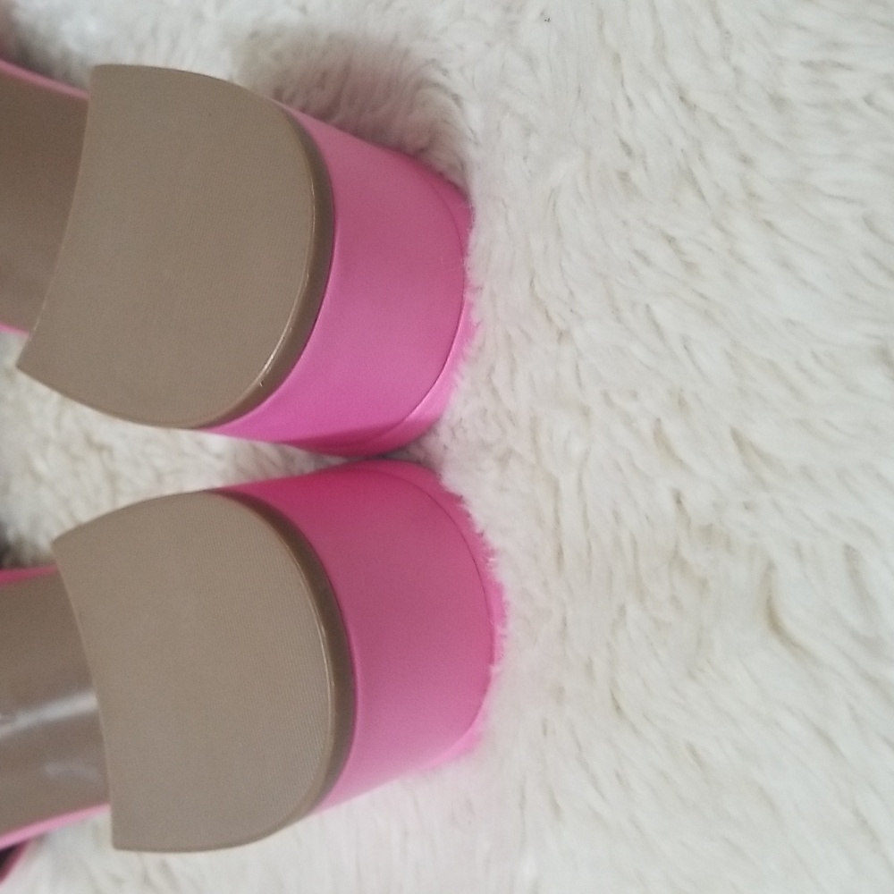 MARC FISHER SANDALS - Picture 8 of 9